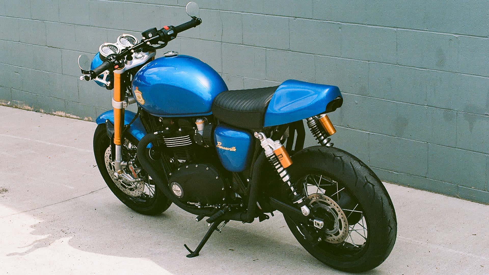 【新品同様・定価117,700円】BILL AMBERG トライアンフ トライアンフから、25年のモダンクラシック限定車として「ICON EDITION